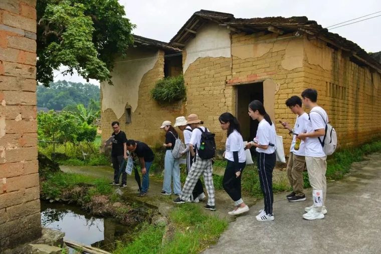 (刘子桢 刘玭璐 黄诗惠 赵晨阳 付一鸣 邱国强)