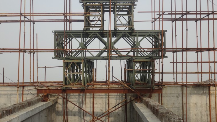 贝雷梁-钢管支架拱肋吊装施工工法