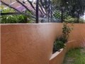 美化花园混凝土墙壁的六种方法
