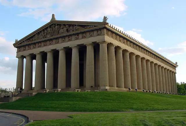 建于公元前5世纪中叶,公认是多利亚柱式(三种希腊古典建筑柱式中最