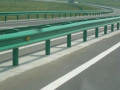 浅析高速公路防撞护栏施工