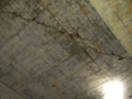 地下室顶板裂纹是什么引起的？怎么处理？