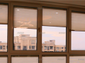 内置蜂巢帘玻璃窗：减少空间能耗，阻挡阳光紫外线
