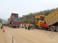 [湖北]高速公路水泥稳定碎石基层全宽度大厚度抗离析施工工法