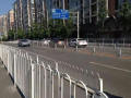 城市道路应当如何设置栏杆