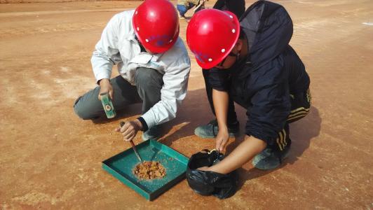 灌砂法 适用路基土压实度检测,不宜用于填石路堤等有大孔洞或大孔隙