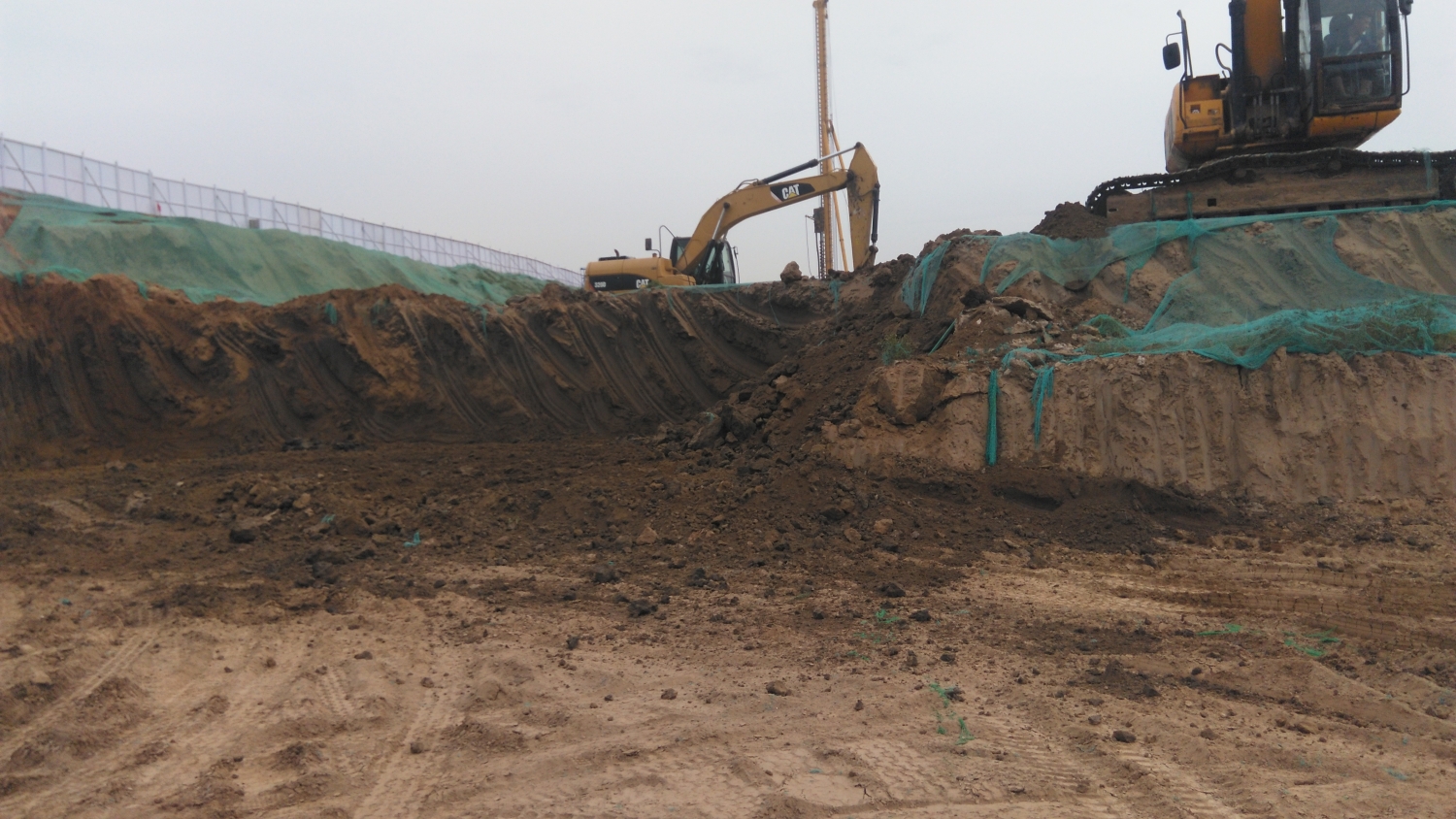 怎么判断粉质粘土,下图土发黑是什么原因-施工技术-筑龙建筑施工论坛