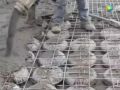 第一次见！德国人浇筑楼板混凝土时把塑料球放里面，难道是偷工减