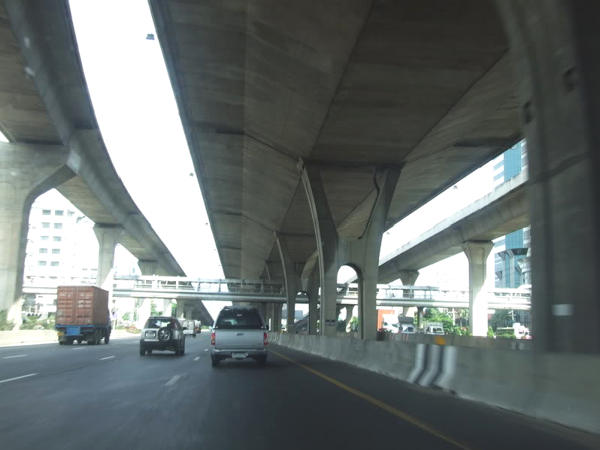 滨河路城市设计资料下载-桥梁预制节段拼装技术在城市建设中的应用