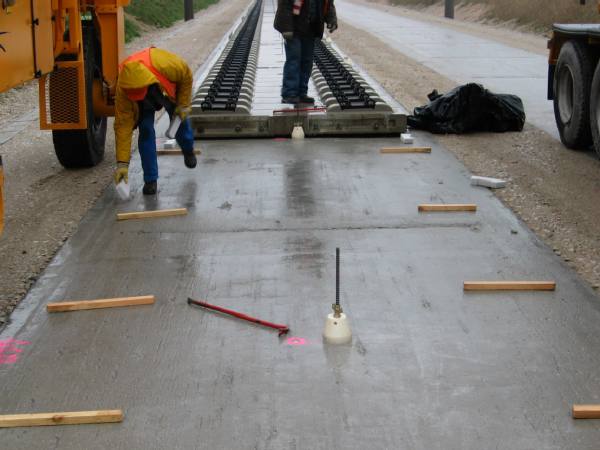 轨道板施工技术交底资料下载-II型板式无砟轨道轨道板铺设施工技术交底