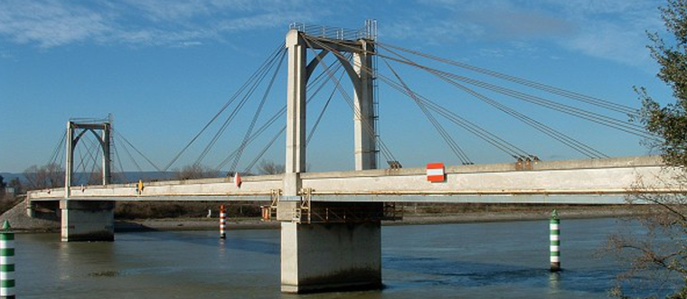 斜拉桥的使用条件与总体设计(146页)