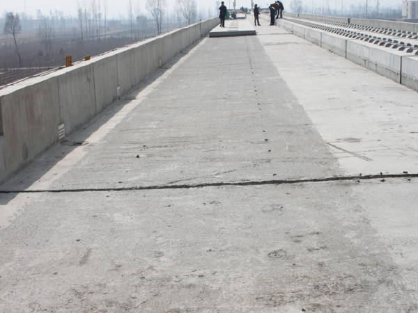 道路混凝土浇筑施工工艺资料下载-桥梁地段CRTSI型双块式无砟轨道施工工艺