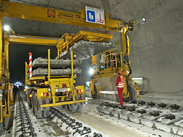 高工技术专业总结资料下载-铁路隧道双块式无砟道床施工技术总结