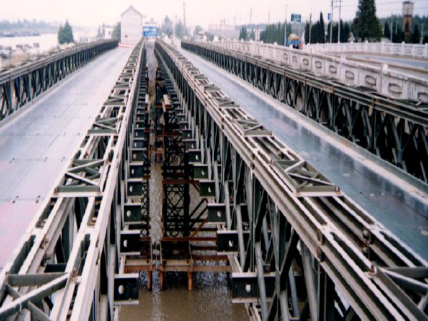 钢架桥梁护栏施工图资料下载-钢架桥搭设的基本程序和方法