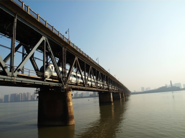 简支钢桁架梁顶推过河资料下载-钢桥设计基本知识之钢桁架梁桥