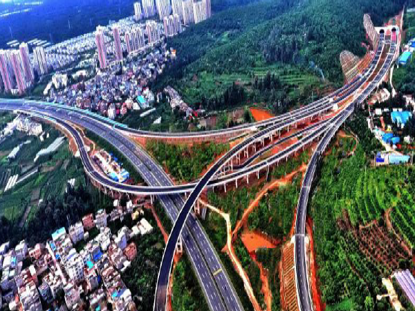 高速公路桥梁工程施工门洞资料下载-​高速公路桥梁工程施工技术交流汇报材料