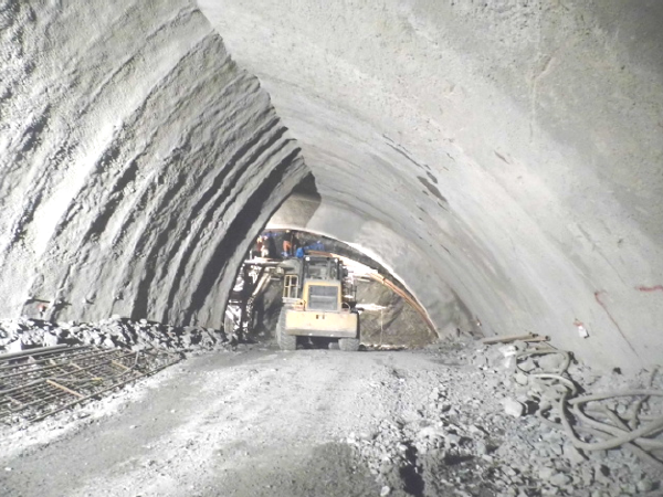 道路工程验收汇报材料资料下载-[杭州]城市隧道群施工经验交流汇报材料