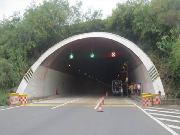 隧道管理培训材料资料下载-高速公路7座隧道病害修复汇报材料