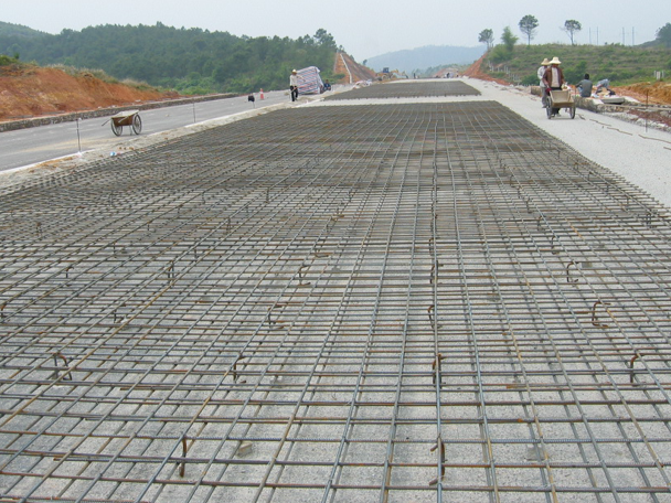 水泥混凝土里面面层施工资料下载-水泥混凝土路面施工技术PPT(118页)