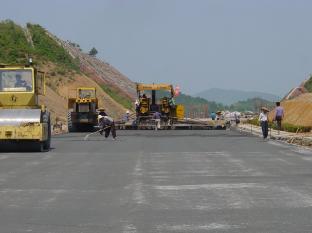 路面混凝土基层施工资料下载-中低级路面与基层施工之稳定土基层施工