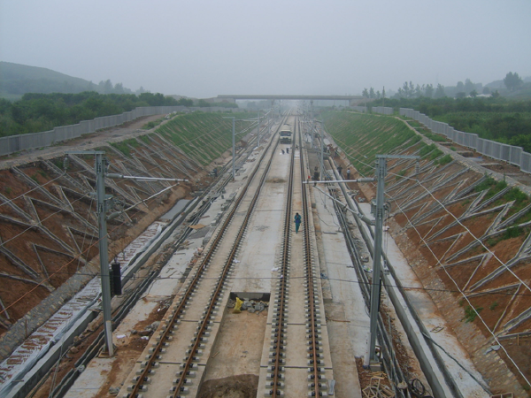 级配碎石路基处理施工资料下载-高速铁路(客运专线)路基施工特点及技术手段