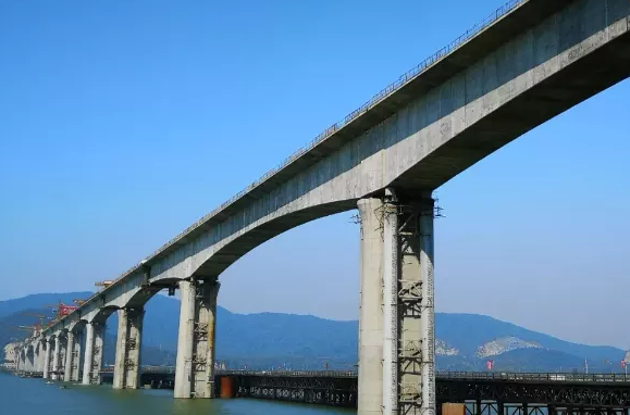 盖梁计算,墩柱计算,桩长的计算,桩身弯矩的计算,桥台的相关计算等