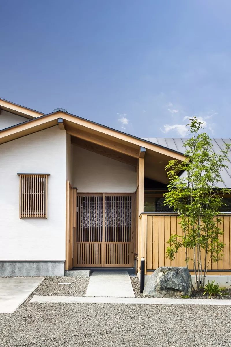 关注中国第一设计平台   今天小编整理了3个不错的日式庭院住宅 来自