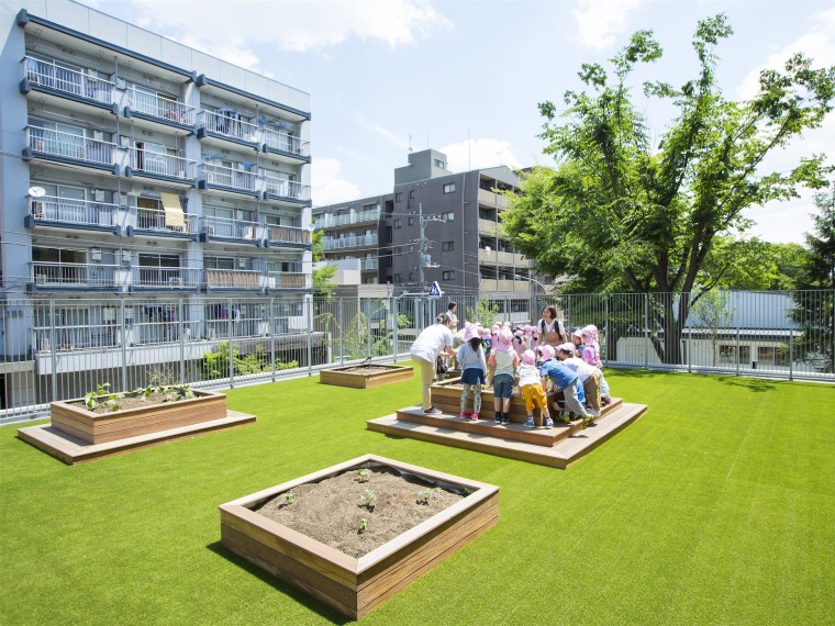 日本苗圃与城镇联起来的四个主题景观