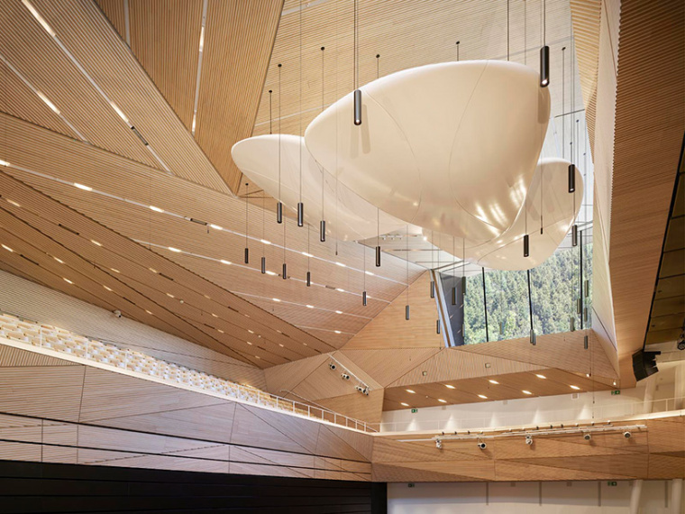 瑞士阿尔卑斯山的全新的音乐厅-studio-seilern-architects-andermatt-concert-hall-switzerland-designboom-07