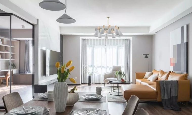 现代简约风格灰色系资料下载-150㎡现代简约设计，用活泼的橙色点亮时尚家居