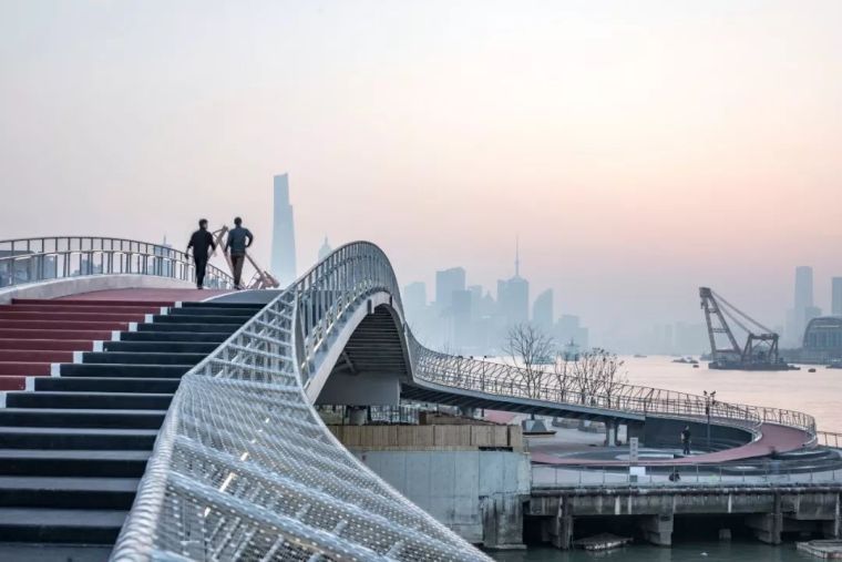上海黄浦江桥施工资料下载-上海洋泾港步行桥