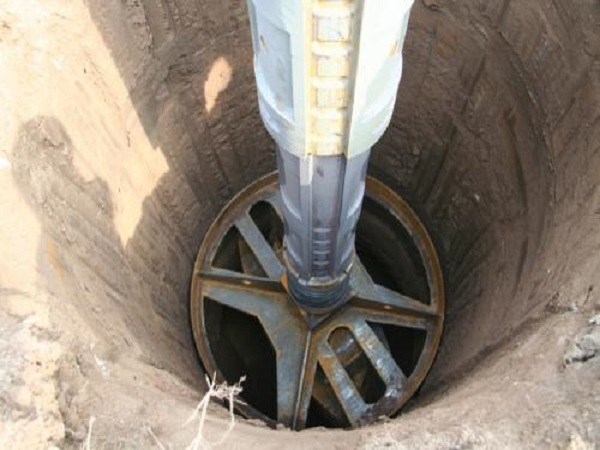 砂地旋挖桩施工方案资料下载-旋挖钻孔灌注桩基础施工方案