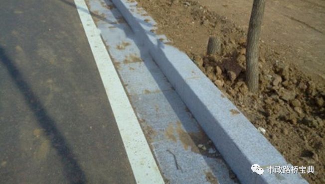 水稳施工施工放样注意事项资料下载-市政道路路缘石施工技术交底