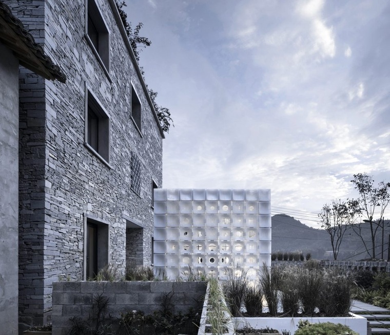 045-LEI-House-China-by-AZL-Architects-960x824.jpg