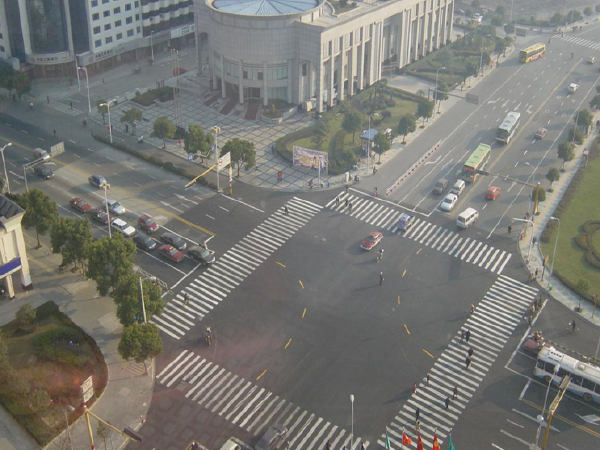 道路交通组织标志资料下载-道路交通标志和标线相关标准及重点内容释义