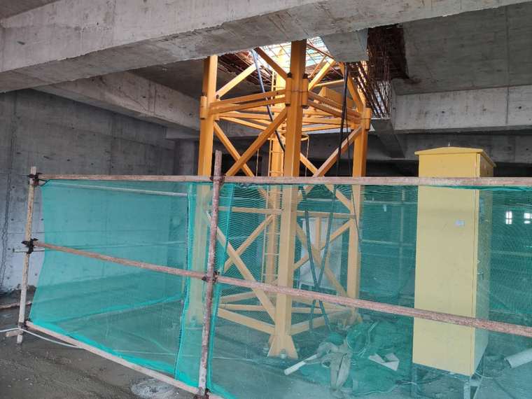 [提问]请问塔吊基础在地面上,四周还需要回顶吗?