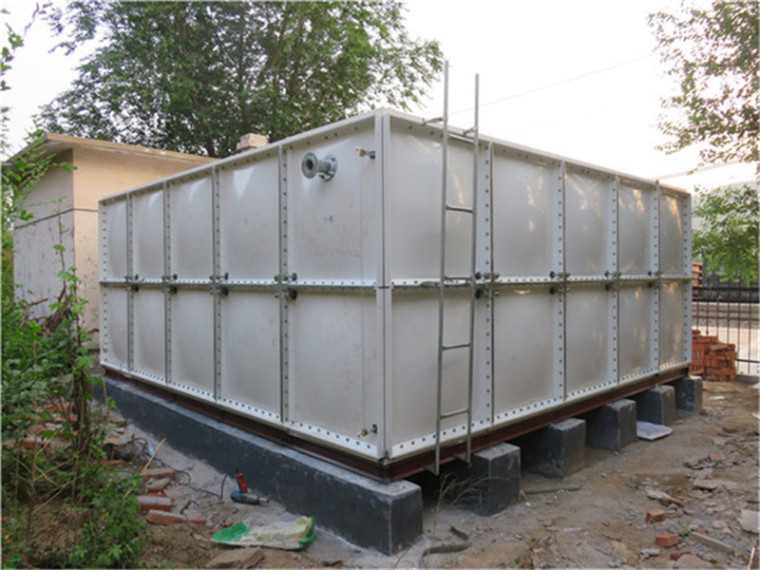 smc玻璃钢水箱安装资料下载-组合式玻璃钢水箱