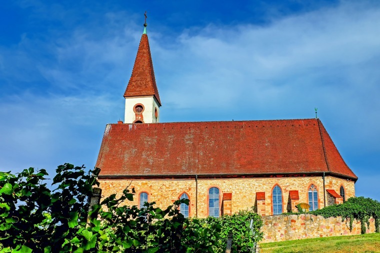 建筑工程合同管理课件-mountain-church-3611548_1920