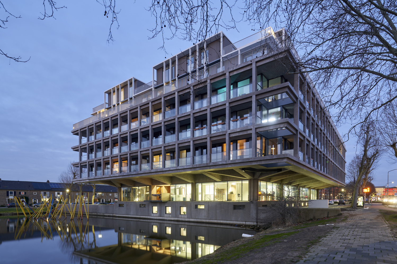 荷兰Schubertsingel Den Bosch粗野主义办公楼-办公建筑案例-筑龙建筑设计论坛