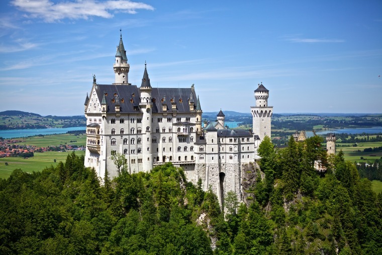 集团公司合同管理制度-neuschwanstein-532850_1920