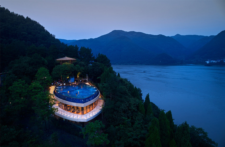 杭州富春江畔的空中泳池景观-010-star-boat-overhead-swimming-pool-on-the-bank-of-fuchun-river-in-hangzhou-china-by-the-design-institute-of-landscape-architecture-china-academy-of-art-co-ltd