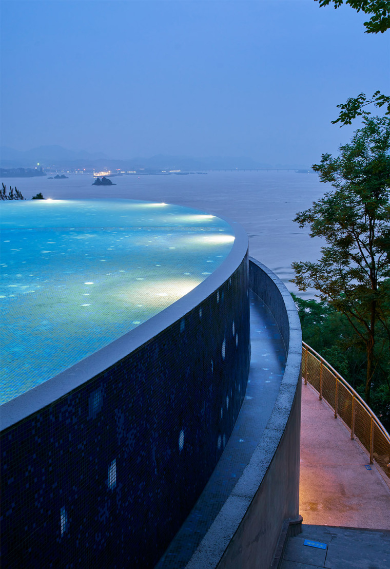 杭州富春江畔的空中泳池景观-015-star-boat-overhead-swimming-pool-on-the-bank-of-fuchun-river-in-hangzhou-china-by-the-design-institute-of-landscape-architecture-china-academy-of-art-co-ltd