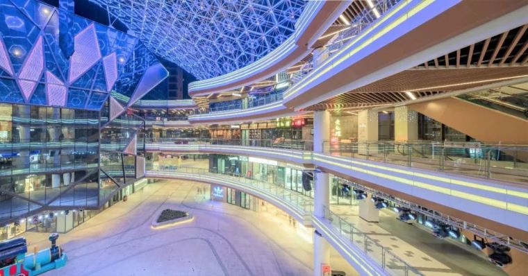 现代风格商业mall资料下载-郑州朗悦 | 如何在Shopping Mall中C位出道？