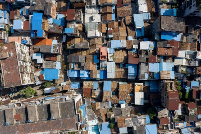 广州历史街区内一栋极小住宅的改造-010-the-trapped-house-the-regeneration-of-the-18-shang-meng-sheng-street-haizhu-district-guangzhou-china-by-urbanus-1-960x640