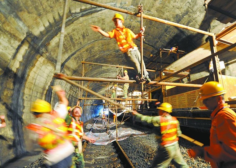隧道养护检查方案资料下载-高速铁路隧道维修管理及养护方法
