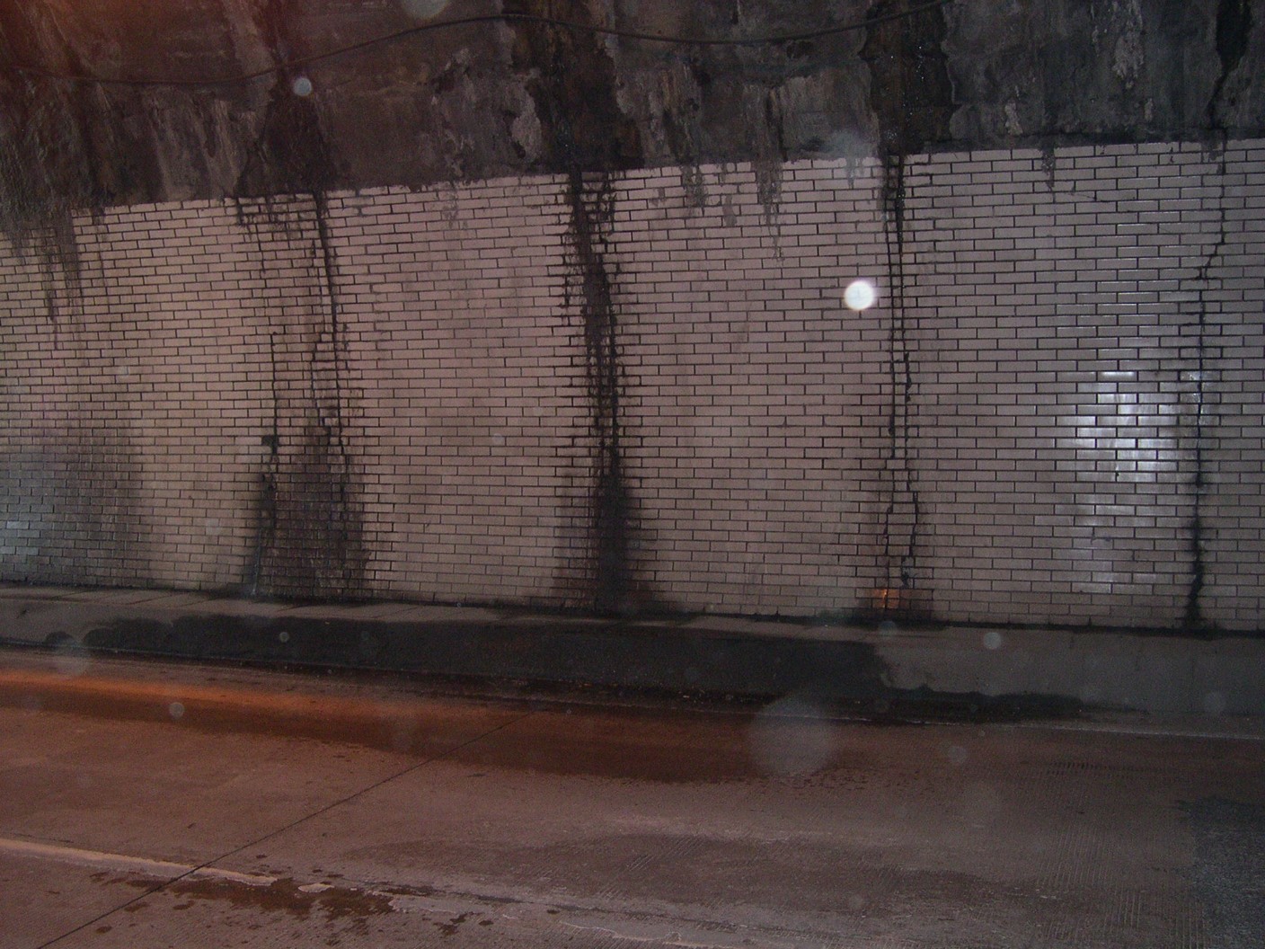 珠海石景山隧道渗水图片