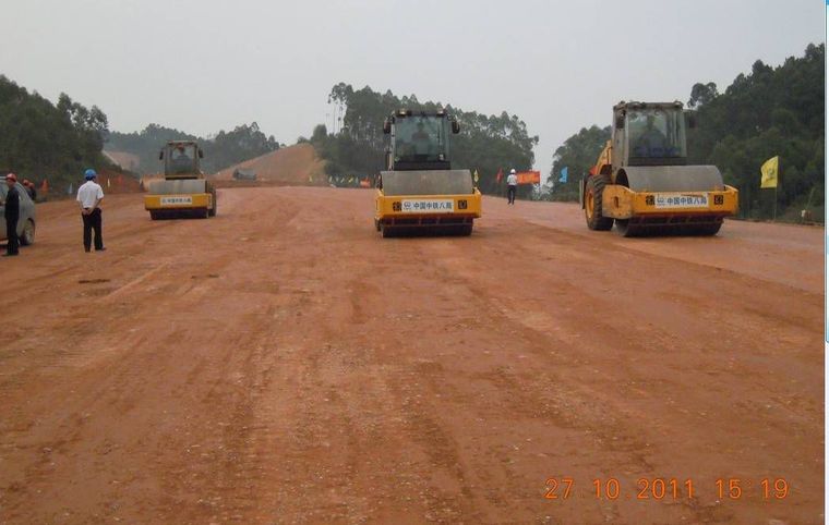 全套高速公路场地/路基/桥梁施工标准化范例照片，拿走不谢！_22