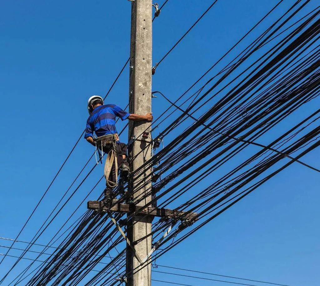 首先,真的所有电杆都是圆的么? 答案是:不一定!