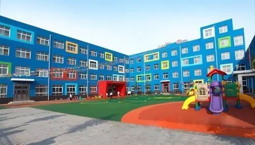 幼儿园装修西安资料下载-中国最美幼儿园现身云南！打破土味审美，美的像童话