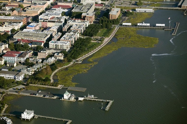 美国查尔斯顿滨水区-16urbancharleston-waterfront-park